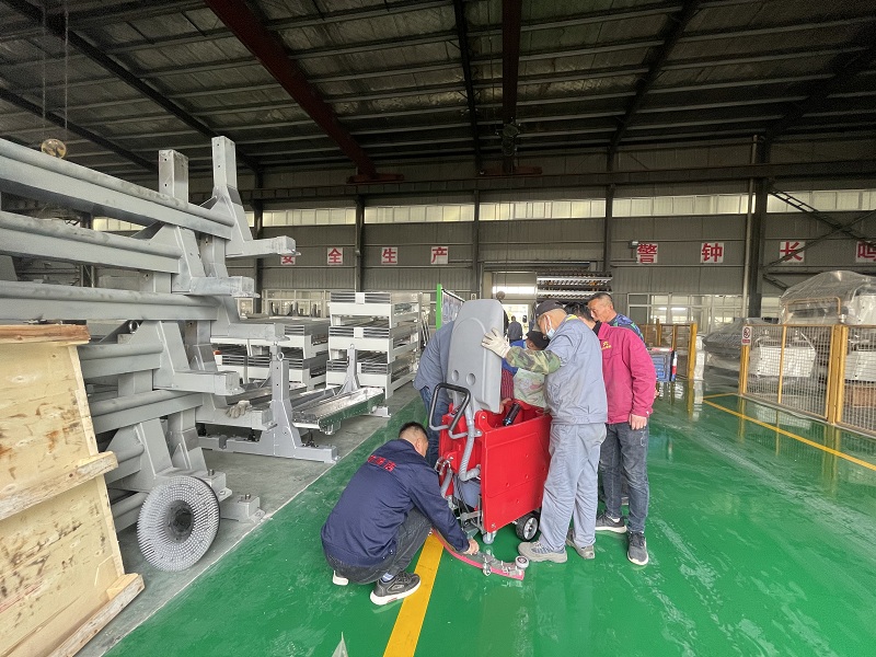 針對不同地面，怎么使用洗地機？